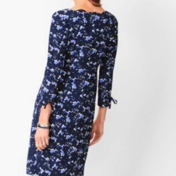 Talbots Modest Workplace Navy Blue Crepe Shift Floral Scallop Neck dress size 10 - Picture 2 of 11